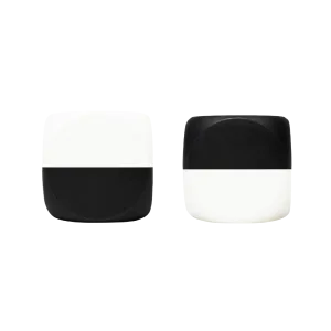 Square Apart – POM