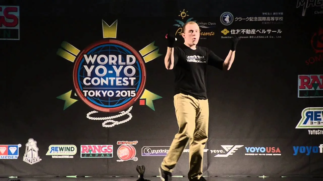 Jake Elliott competing